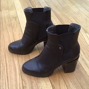Jambu block heel ankle boots Size 8.5